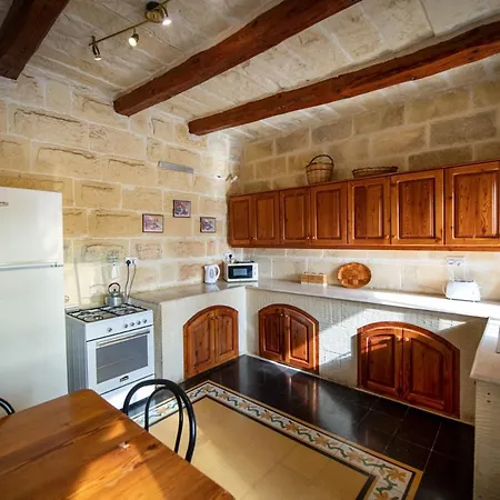 Casa vacanze 4 Bedroom Farmhouse With Private Pool In Gozo Santa Luċija