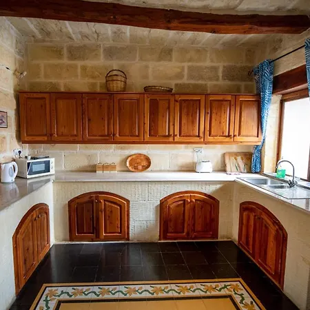 4 Bedroom Farmhouse With Private Pool In Gozo *