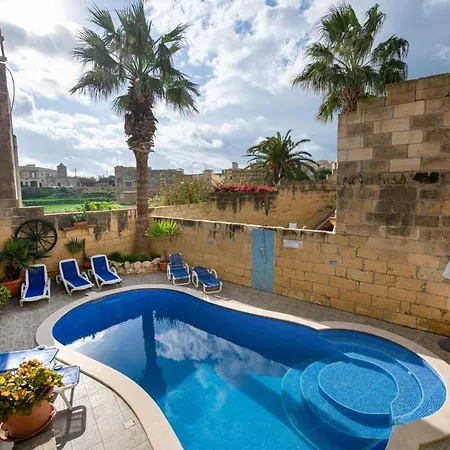 4 Bedroom Farmhouse With Private Pool In Gozo Casa vacanze *