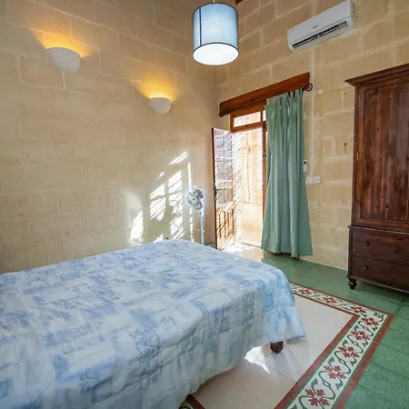 Casa vacanze 4 Bedroom Farmhouse With Private Pool In Gozo Santa Luċija