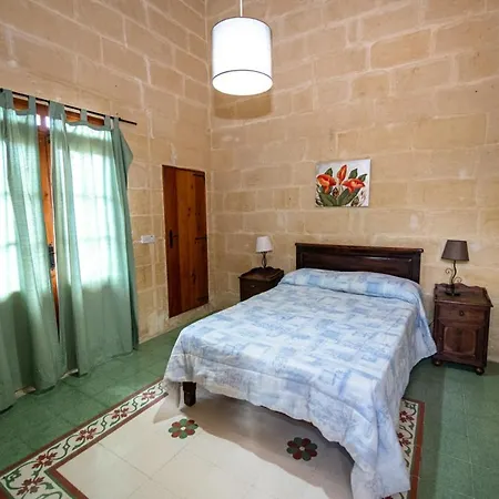4 Bedroom Farmhouse With Private Pool In Gozo *